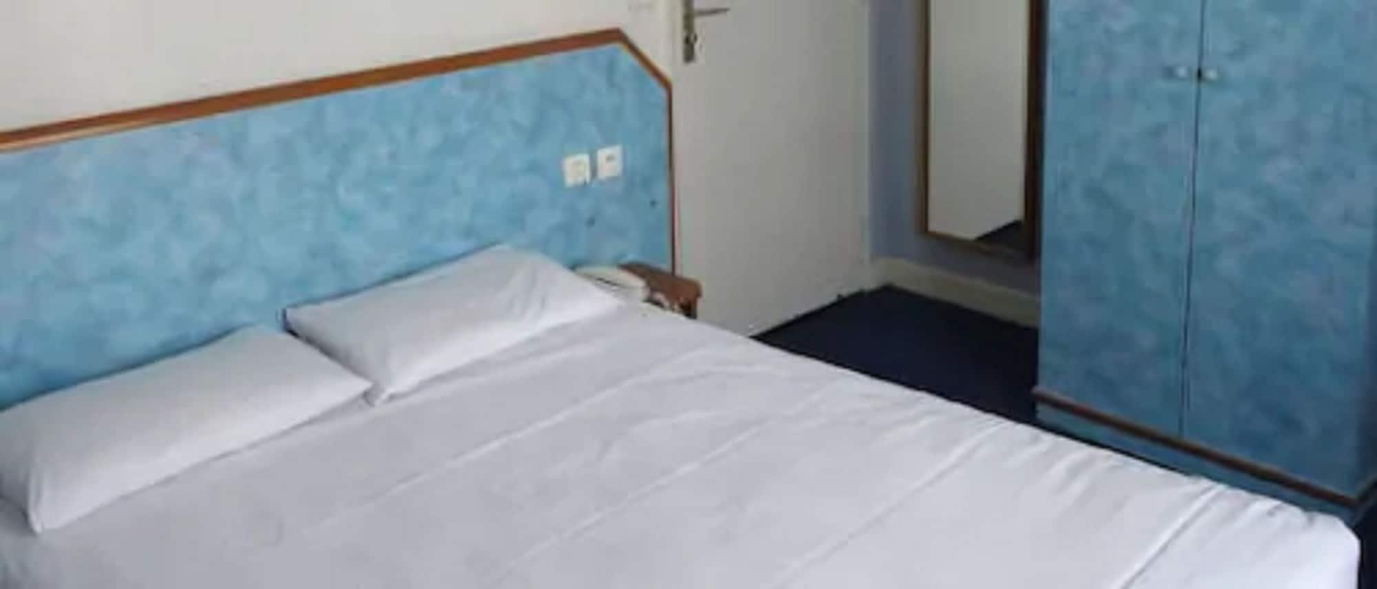 פריז Hotel Royal Mansart מראה חיצוני תמונה